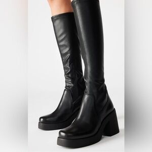 Steve Madden Berkleigh Boots in Black